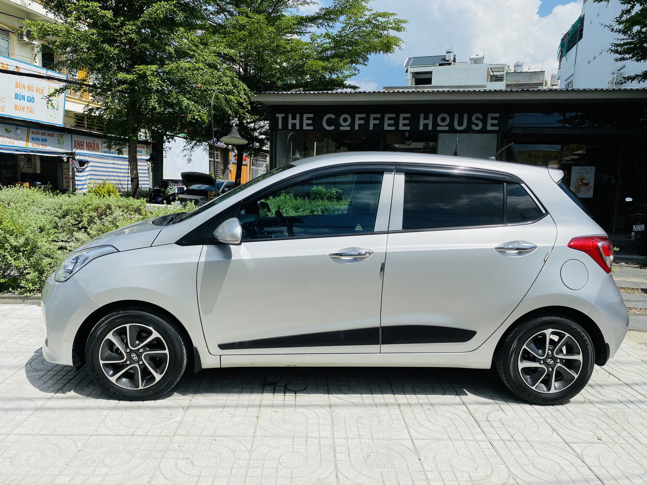 Giá bán xe Hyundai i10 cũ kinh nghiệm mua xe i10 cũ chính chủ giá rẻ